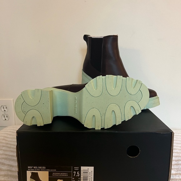 Sorel Women’s Boots - Brex Chelsea Platform Waterproof, Size 7.5 - Picture 3 of 3